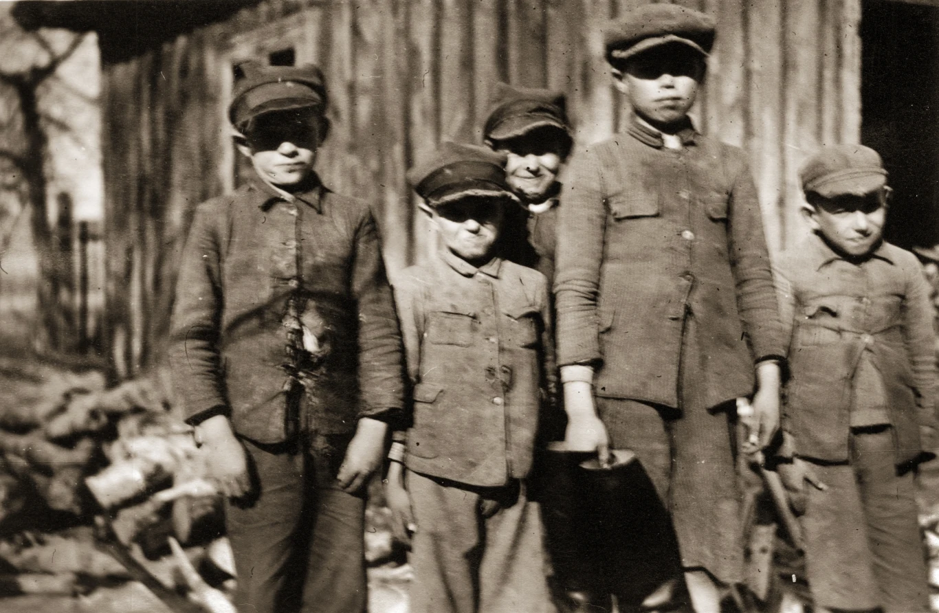 Dzieci często stają się ofiarami wojny [zdjęcie ilustracyjne]