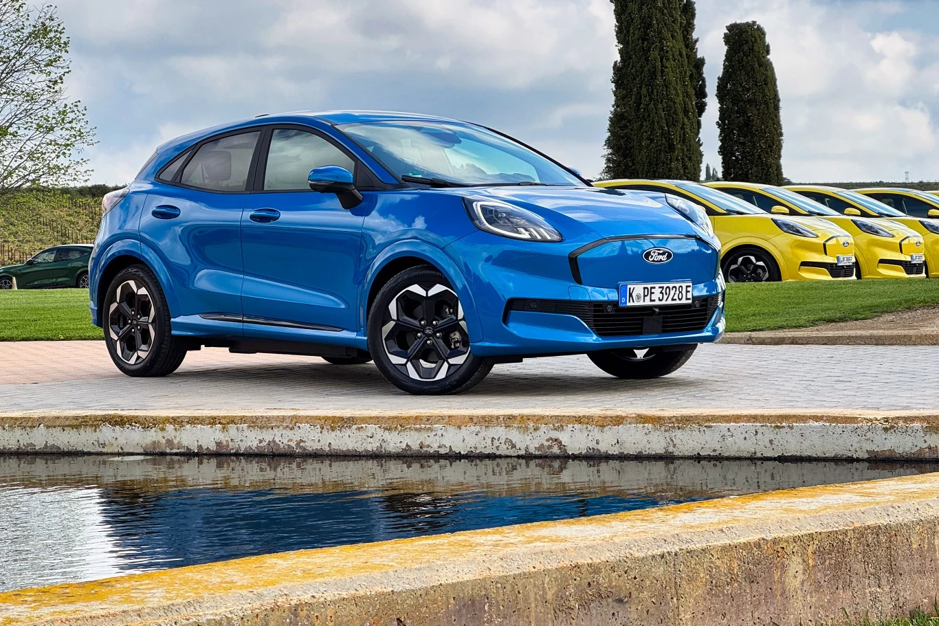 Ford wprowadza do sprzedaży elektryczną odmianę modelu Puma - Gen-E Ford wprowadza do sprzedaży elektryczną odmianę modelu Puma - Gen-E