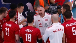 Nikola Grbić w otoczeniu polskich siatkarzy