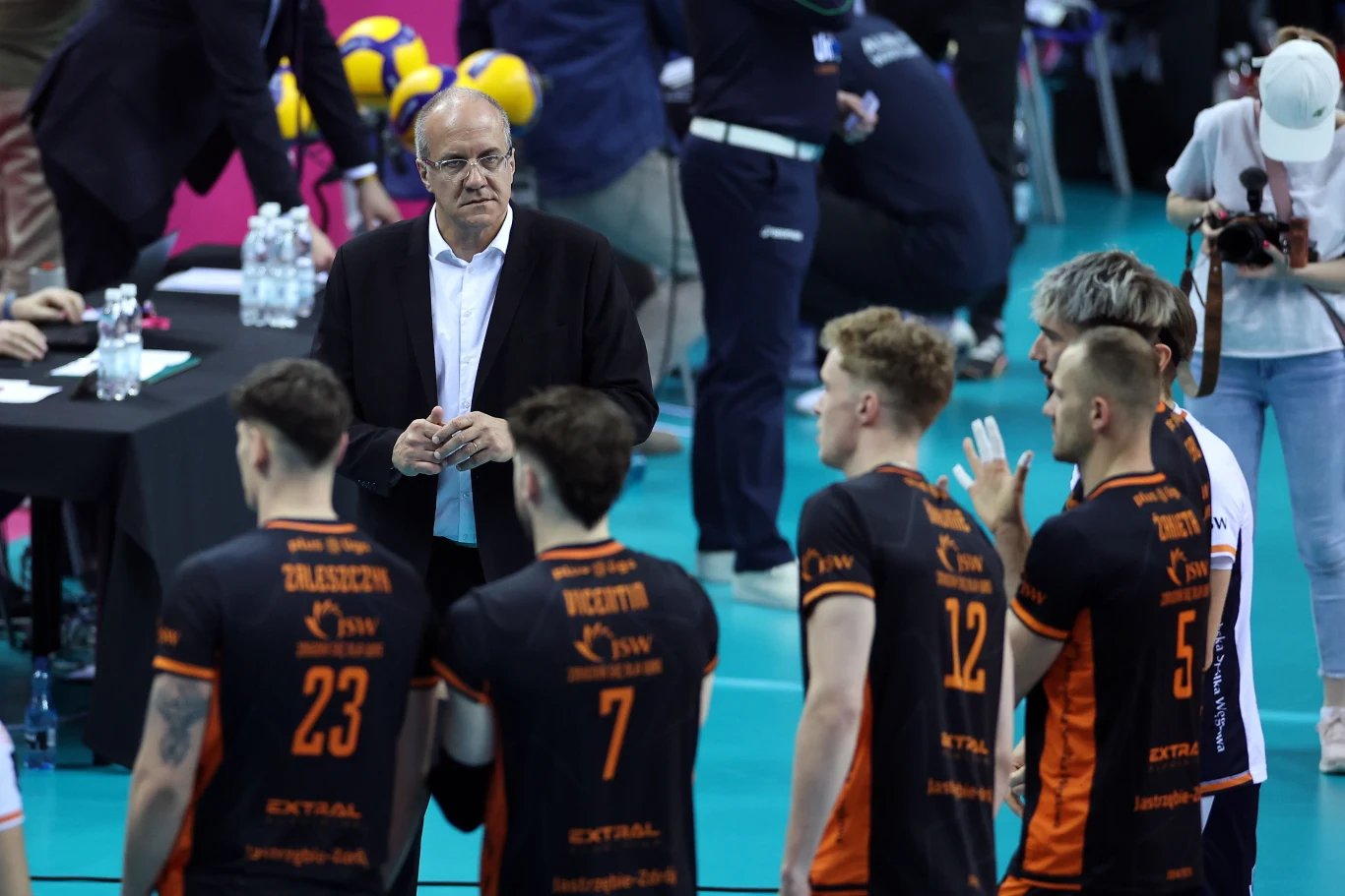 Siatkarze JSW Jastrzębskiego Węgla z trenerem Marcelo Mendezem