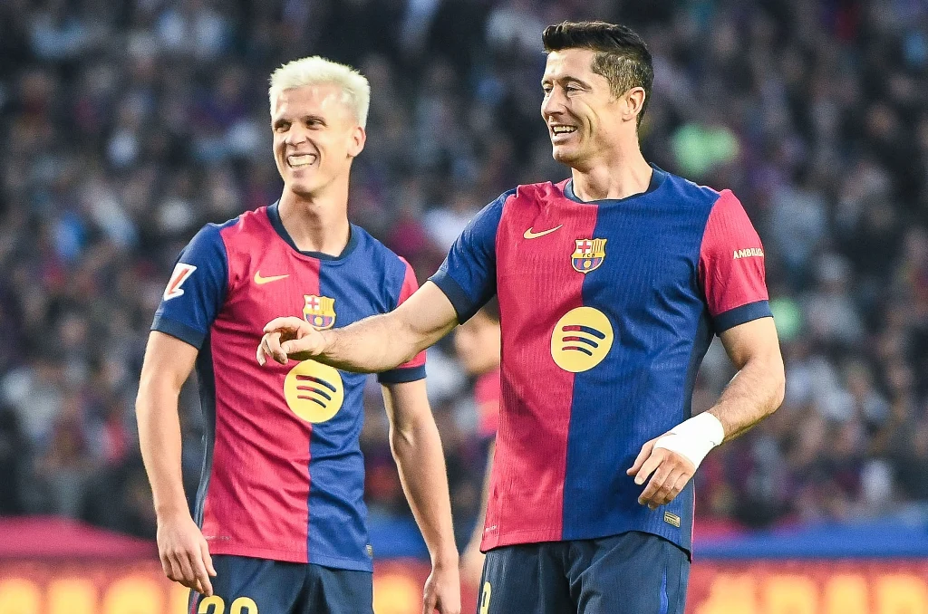 Dani Olmo (z lewej) w wyjściowej jedenastce może zająć miejsce Fermina Lopeza, który świetnie współpracuje z Robertem Lewandowskim. Dani Olmo (z lewej) w wyjściowej jedenastce może zająć miejsce Fermina Lopeza, który świetnie współpracuje z Robertem Lewandowskim.