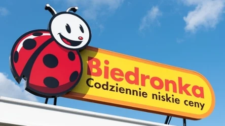 Sklepy w Polsce zamknięte 15 sierpnia! Biedronka zmienia godziny otwarcia przed świętem