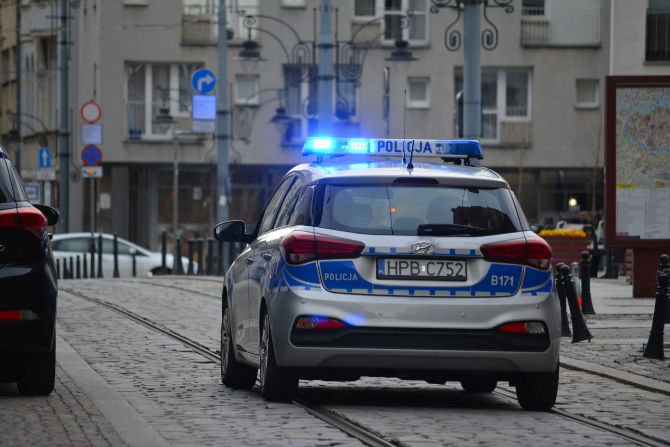 Nastolatek bez uprawnień przyjechał na zlot motoryzacyjny. To był początek jego kłopotów Nastolatek bez uprawnień przyjechał na zlot motoryzacyjny. To był początek jego kłopotów