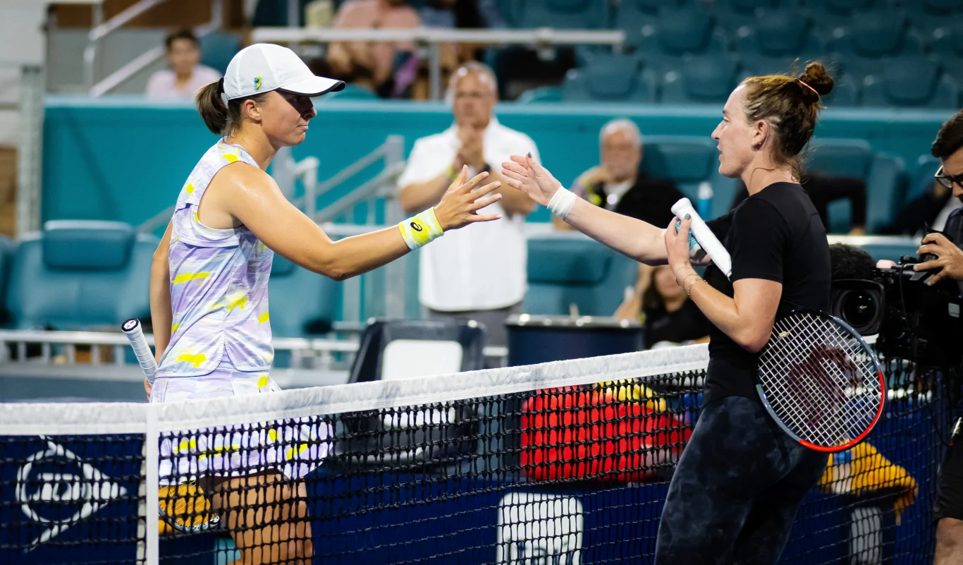 Iga Świątek i Madison Brengle