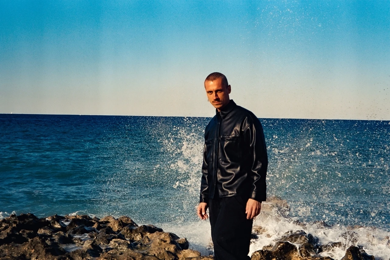 Baasch to jeden z najbardziej oryginalnych artystów polskiej sceny alternatywnej Baasch to jeden z najbardziej oryginalnych artystów polskiej sceny alternatywnej