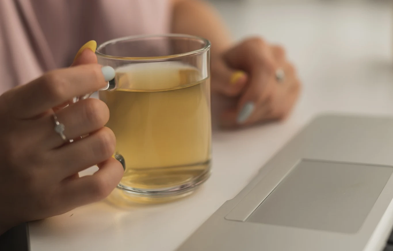 Wiosną pij napar z młodych pokrzyw. Lista korzyści dla zdrowia jest długa