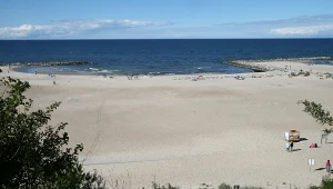 "Polski Dubaj" nad Bałtykiem. Zobacz, co przyciąga tłumy do Jarosławca