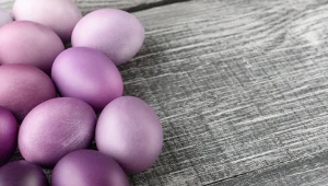 Zamiast pić, zanurz w nim jajka. Wyjdą piękne jak z obrazka