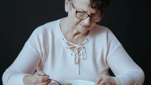 Emeryci mają prawo do darmowych obiadów.