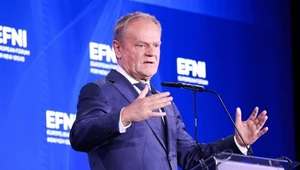 Na zdjęciu Donald Tusk zapowiadający zmiany w gospodarce. Spółki energetyczne tracą na warszawskiej giełdzie