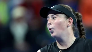 Krecz w starciu Ostapenko w Stuttgarcie, na ścieżce Świątek. Trwało 64 minuty