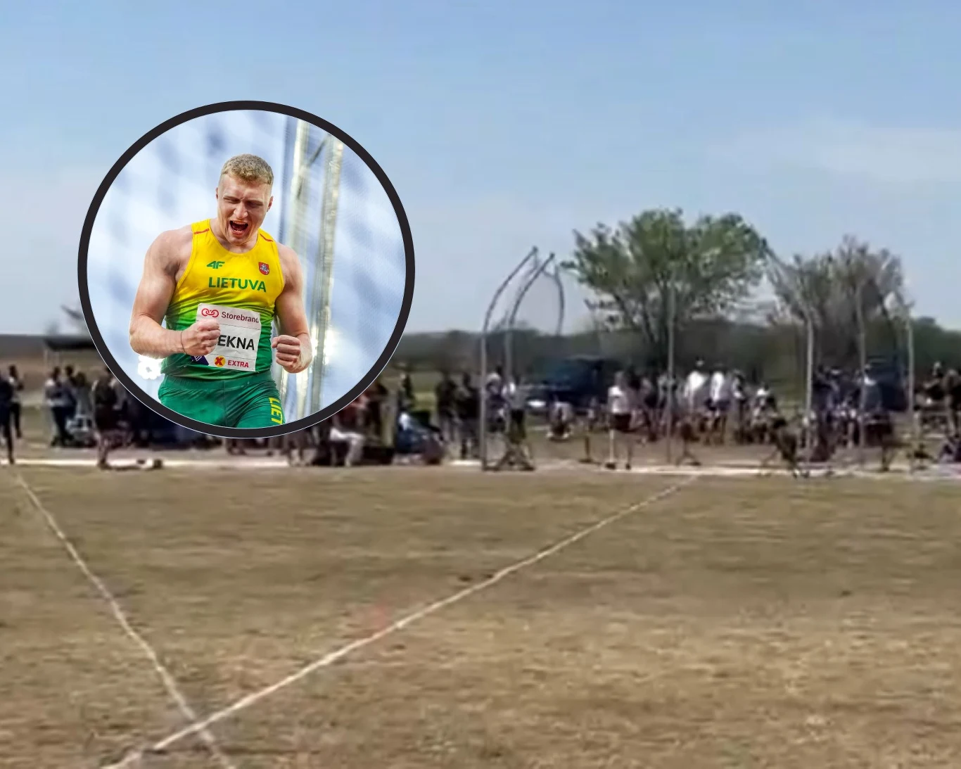 Szczere pole i zawody w Ramonie. Tam padł rekord świata w rzucie dyskiem. Pobił go Mykolas Alekna (w ramce) Szczere pole i zawody w Ramonie. Tam padł rekord świata w rzucie dyskiem. Pobił go Mykolas Alekna (w ramce)
