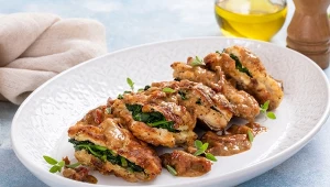 Kurczak nadziewany szpinakiem wychodzi soczysty i smaczny