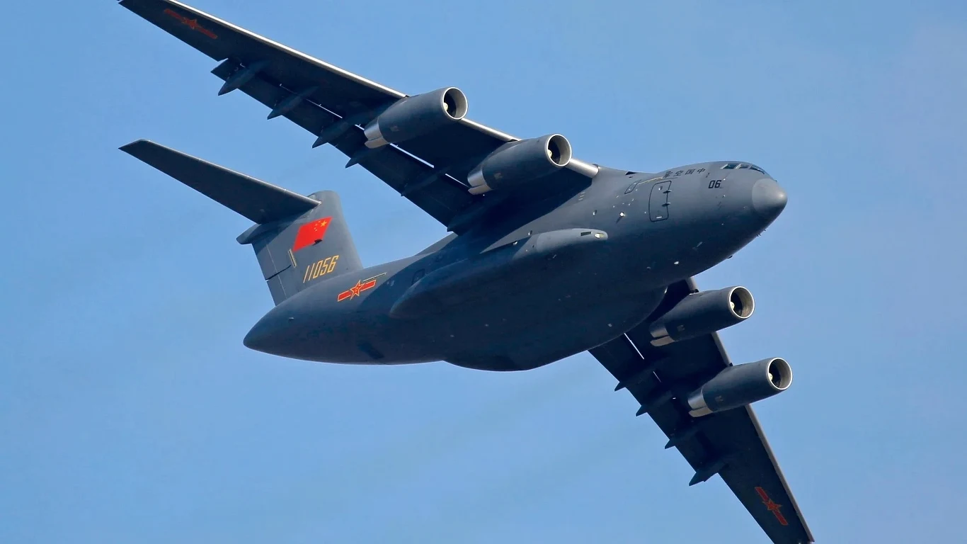 6 dużych chińskich samolotów nad Egiptem. "Dostarczyły potężną broń" article cover