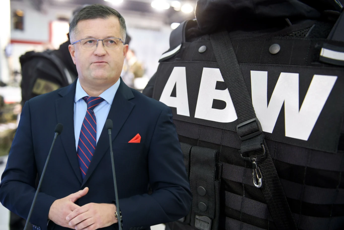 Generał Jarosław Stróżyk stoi na czele rządowej komisji badającej rosyjskie wpływy w Polsce. Do ABW wysłano listę 25 nazwisk Generał Jarosław Stróżyk stoi na czele rządowej komisji badającej rosyjskie wpływy w Polsce. Do ABW wysłano listę 25 nazwisk