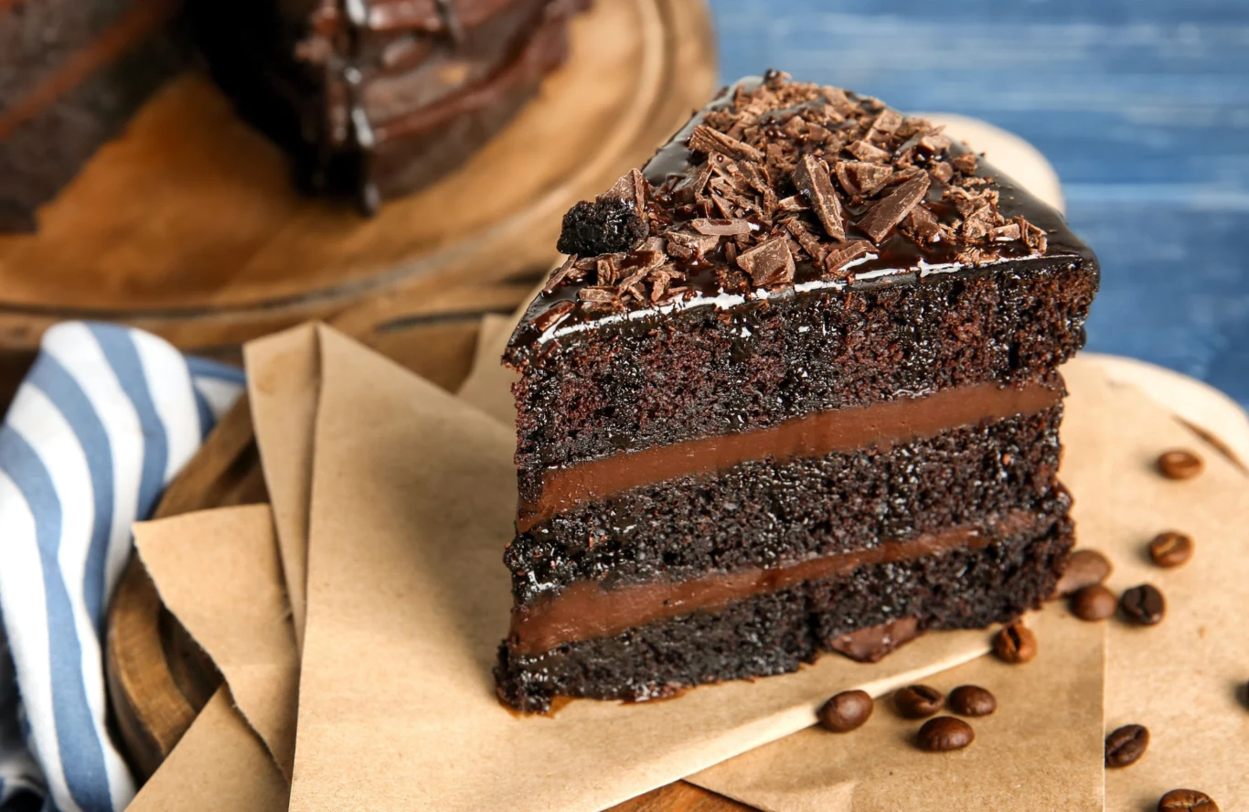 Intensywnie czekoladowe ciasto z kremem Intensywnie czekoladowe ciasto z kremem