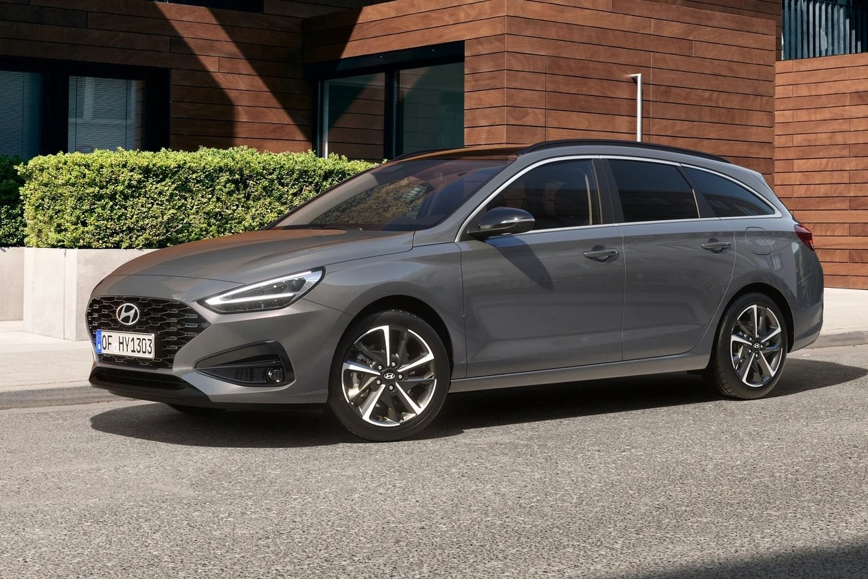 Hyundai i30 dostępny jest teraz z rabatami do 15 tys. zł i jest jednym z kilku nowych aut, które może wyjechać z salonu z instalacją LPG