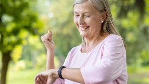 Na aktywność fizyczną dziennie należy przeznaczyć około 30 minut. Ruch zapobiega chorobom i poprawia samopoczucie