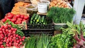 Nowalijki pod lupą. Rzodkiewka z koroną nowego króla drożyzny 