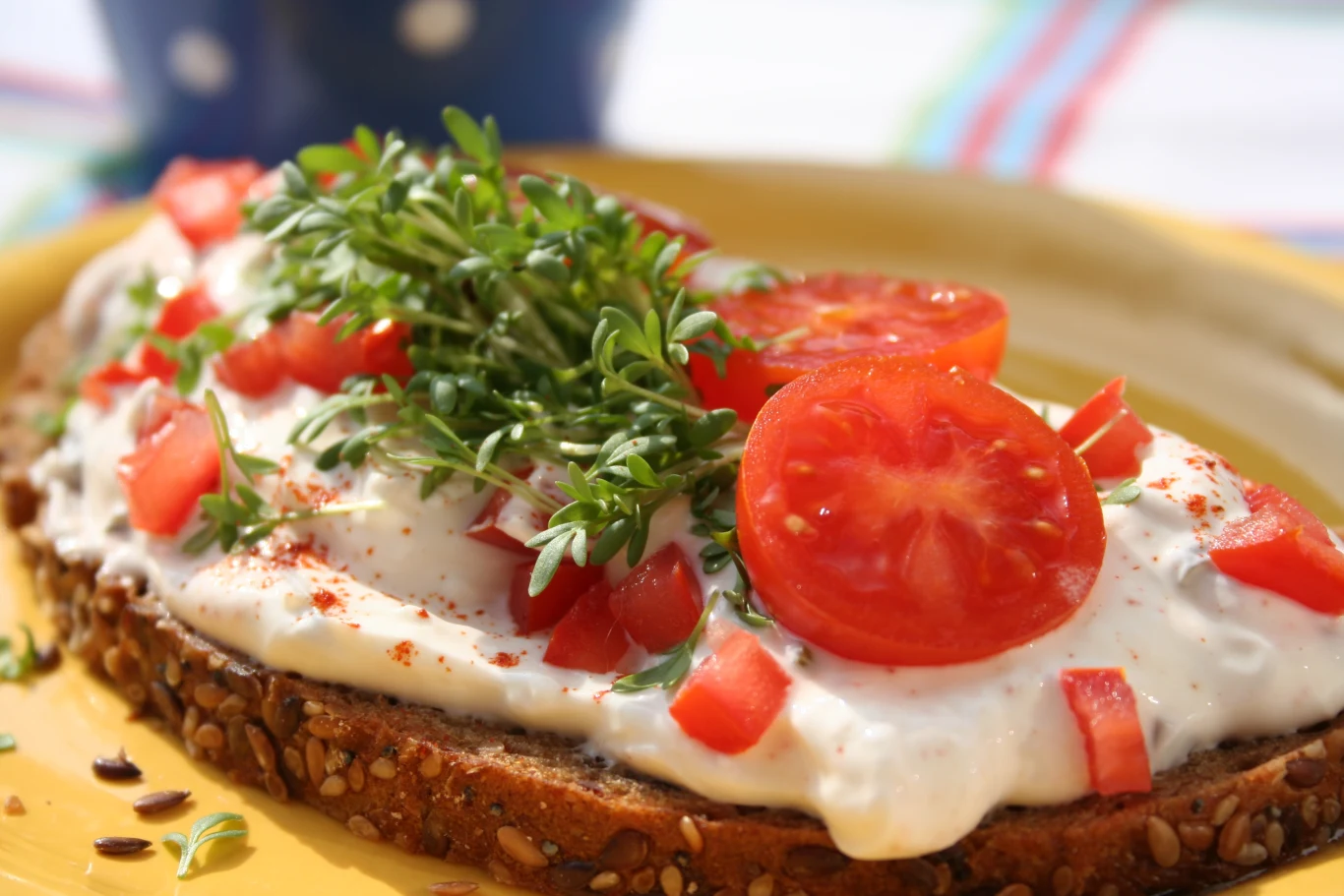 Rzeżucha to dobry dodatek do kanapek, zup czy sałatek. Rzeżucha to dobry dodatek do kanapek, zup czy sałatek.