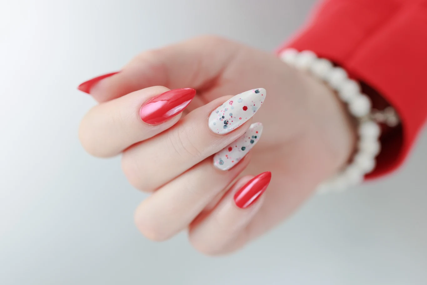 A może czerwień i ... kropki?