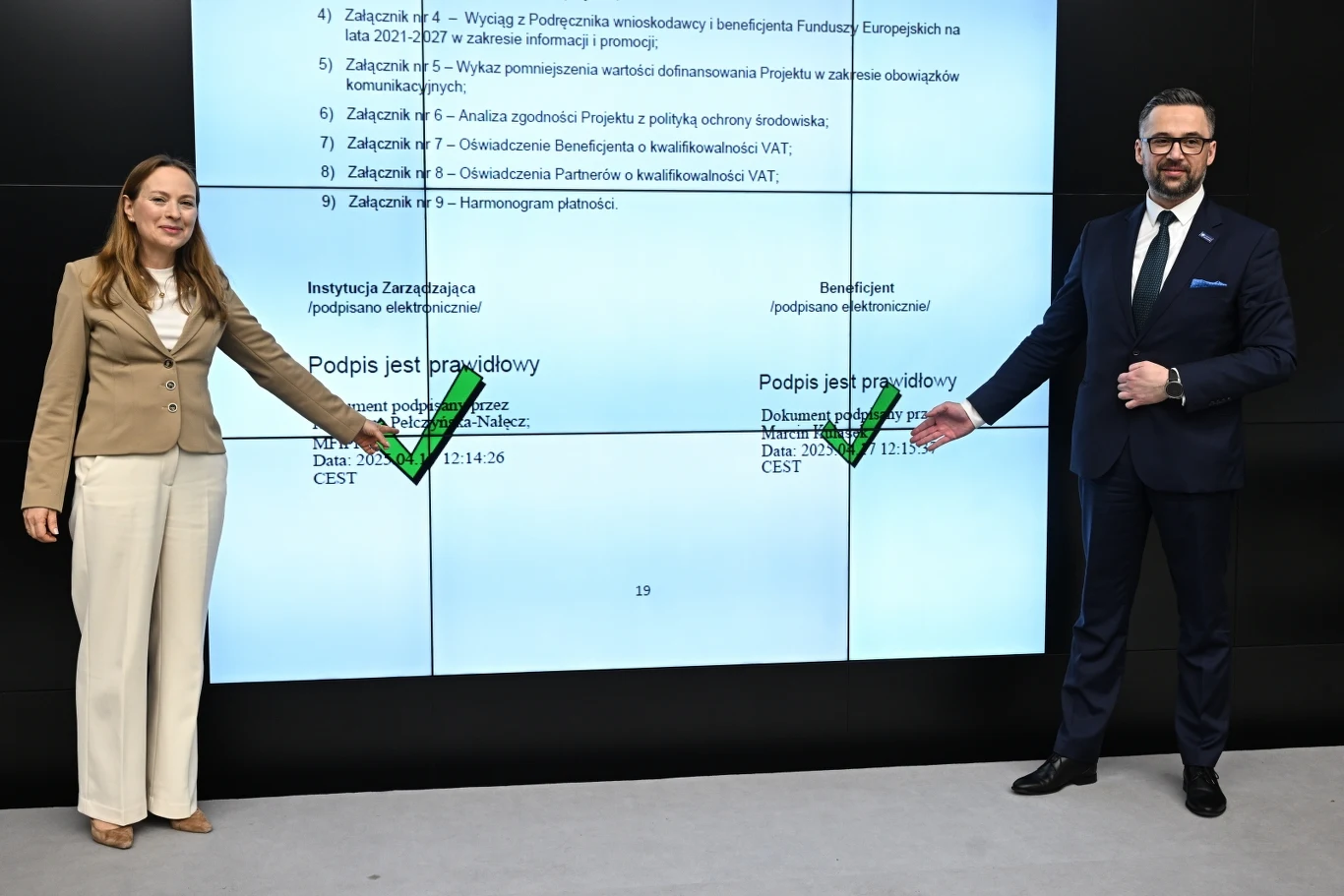 Niemal 300 mln zł na poprawienie współpracy nauki z biznesem, umowa podpisana Niemal 300 mln zł na poprawienie współpracy nauki z biznesem, umowa podpisana