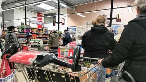 Praca w handlu w Wielką Sobotę pod lupą Państwowej Inspekcji Pracy