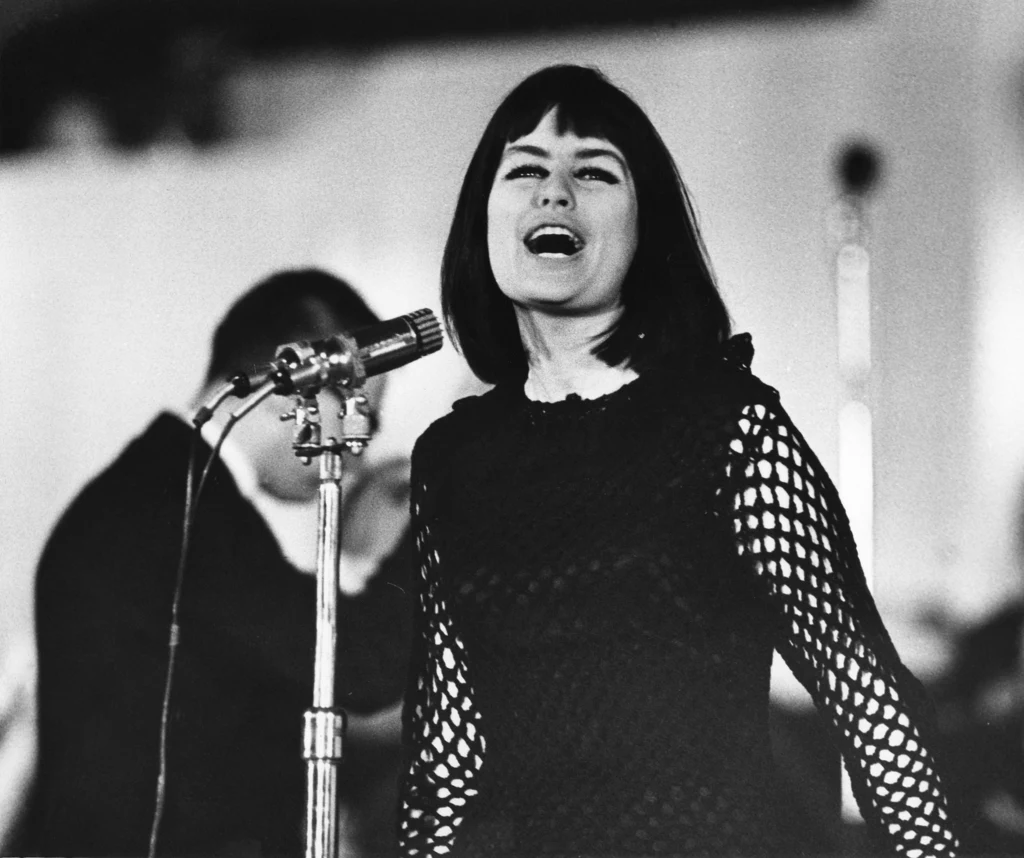 Krystyna Konarska podczas III Krajowego Festiwalu Polskiej Piosenki w Opolu - 1965 r. Krystyna Konarska podczas III Krajowego Festiwalu Polskiej Piosenki w Opolu - 1965 r.