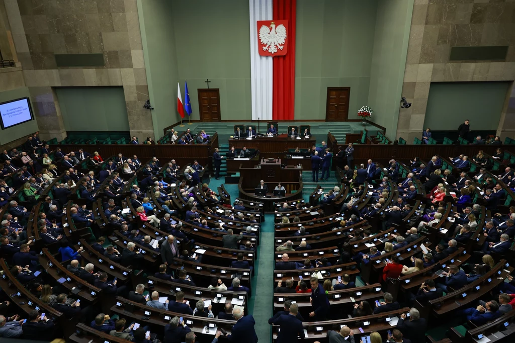 Nowy sondaż. Konfederacja ze znacznym spadkiem Nowy sondaż. Konfederacja ze znacznym spadkiem