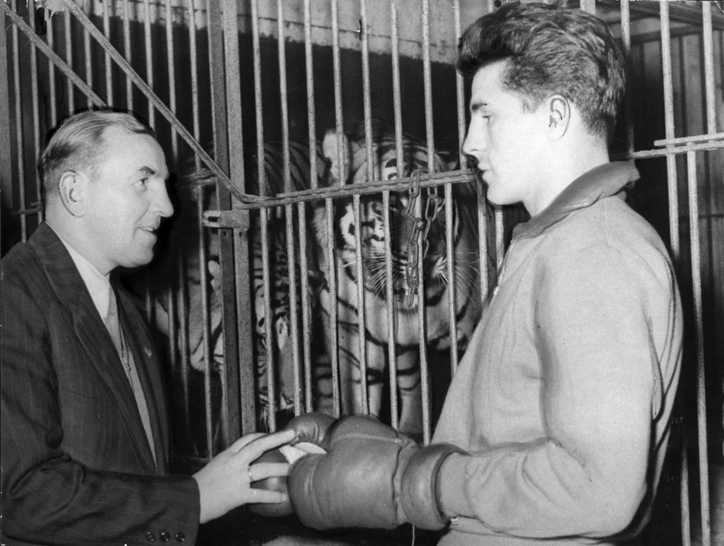 Tadeusz Walasek (z prawej), obok Antoni Komuda - śp. trener Gwardii Warszawa