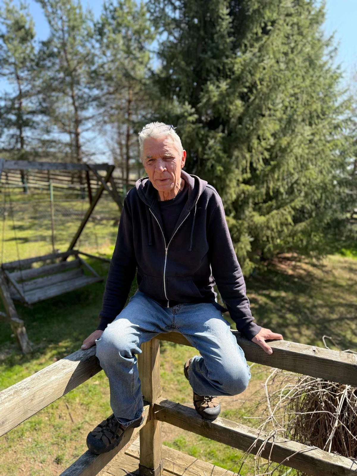 Andrzej Stasiuk w swoim domu