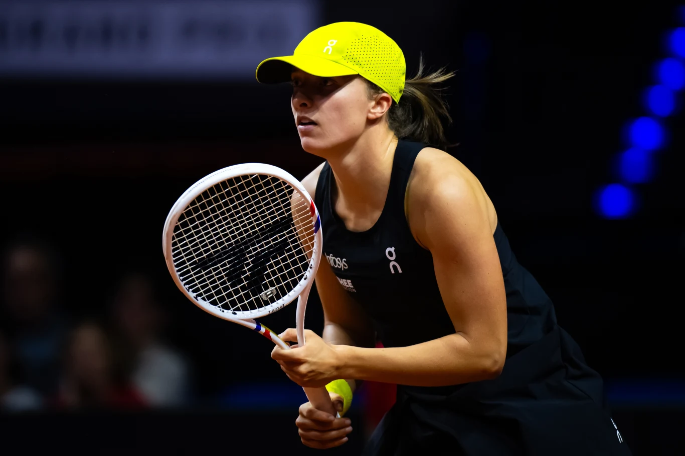 Iga Świątek rywalizowała z Jeleną Ostapenko o awans do półfinału WTA 500 w Stuttgarcie Iga Świątek rywalizowała z Jeleną Ostapenko o awans do półfinału WTA 500 w Stuttgarcie