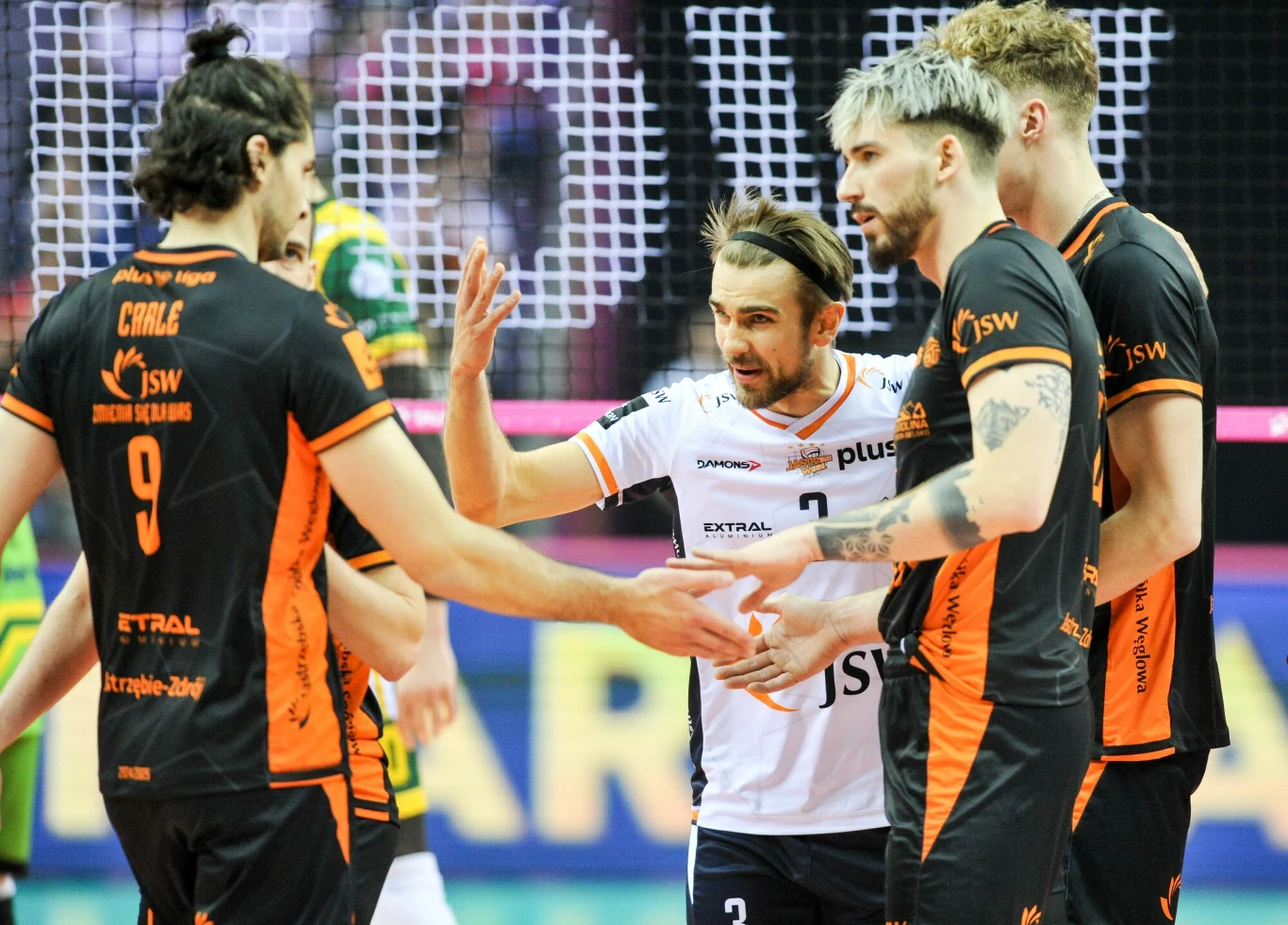 Drużyna JSW Jastrzębskiego Węgla. Jakub Popiwczak w białej koszulce