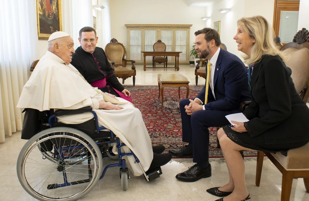 J.D. Vance na spotkaniu z papieżem Franciszkiem J.D. Vance na spotkaniu z papieżem Franciszkiem