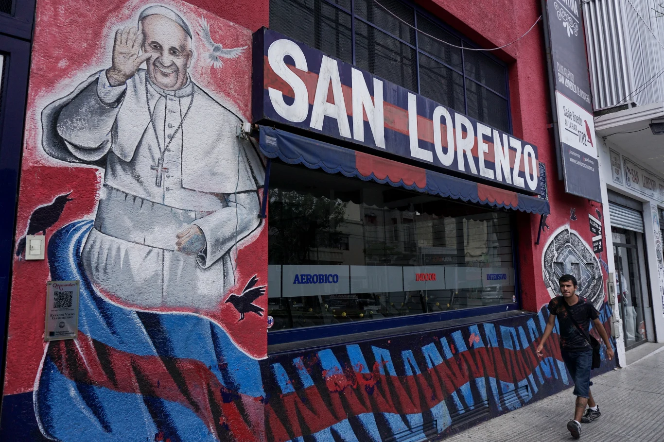 Mural poświęcony papieżowi Franciszkowi Mural poświęcony papieżowi Franciszkowi
