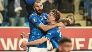 Wpadki Rakowa i Jagiellonii, został Lech. Szymon Marciniak uznał trzy bramki