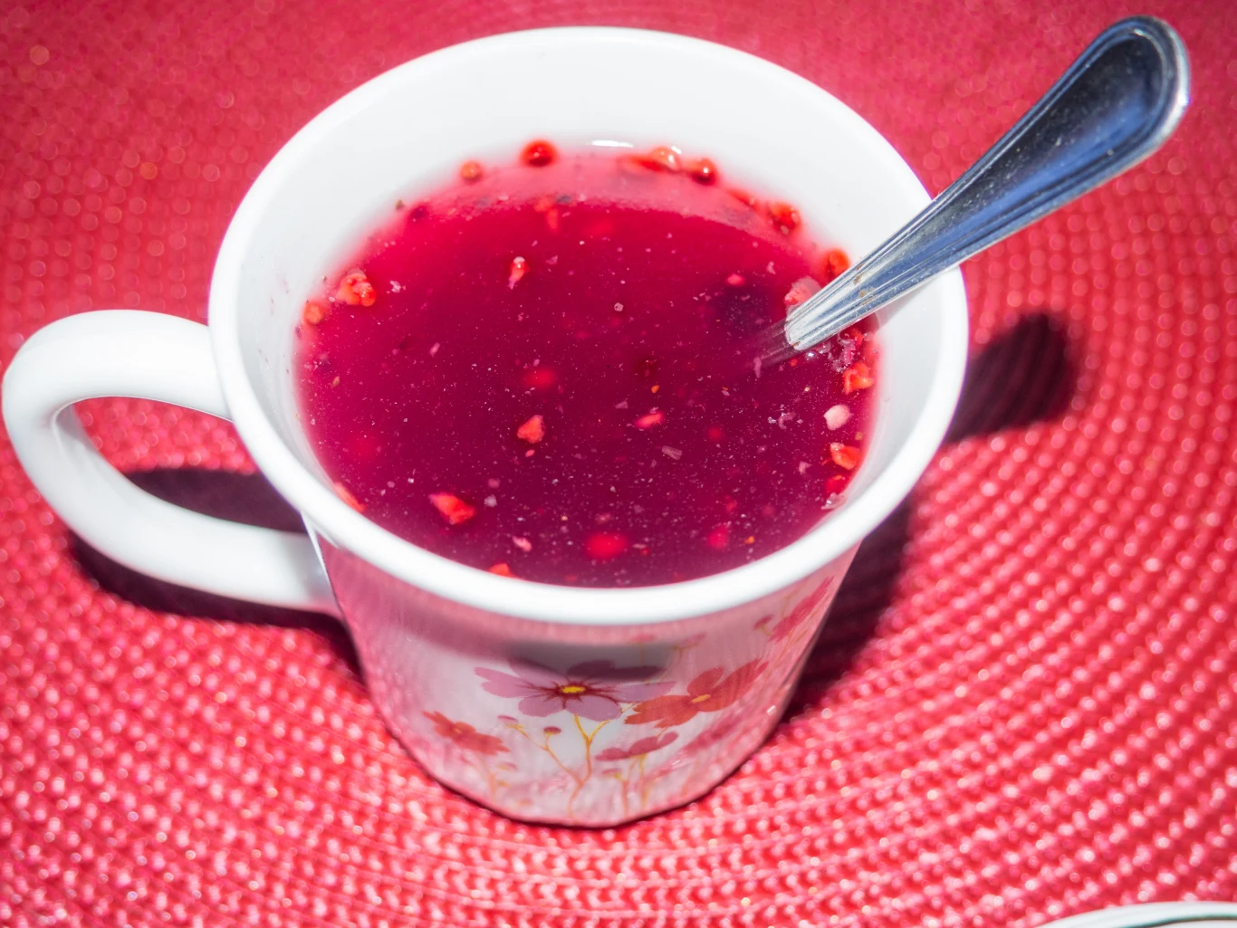 Jak zrobić domowy kisiel? Wystarczy woda, owoce i mąka ziemniaczana. Jak zrobić domowy kisiel? Wystarczy woda, owoce i mąka ziemniaczana.