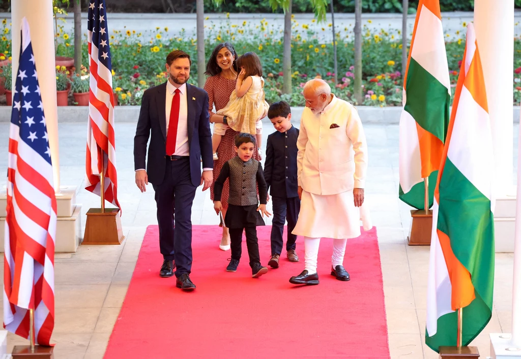 Wiceprezydent USA J.D. Vance z żoną Ushą i dziećmi spotkał się z premierem Indii Narendrą Modim