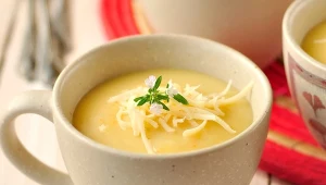 Ta zupa jest niesamowicie aromatyczna i rozgrzewająca