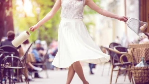 Idealna spódnica na komunię czy chrzciny. Panie 50+ będą w niej wyglądać 10 lat młodziej