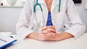 Od września pacjenci zyskają łatwiejszy dostęp do specjalistów. Psycholog, lekarz medycyny sportowej i optometrysta – do tych gabinetów już bez skierowania