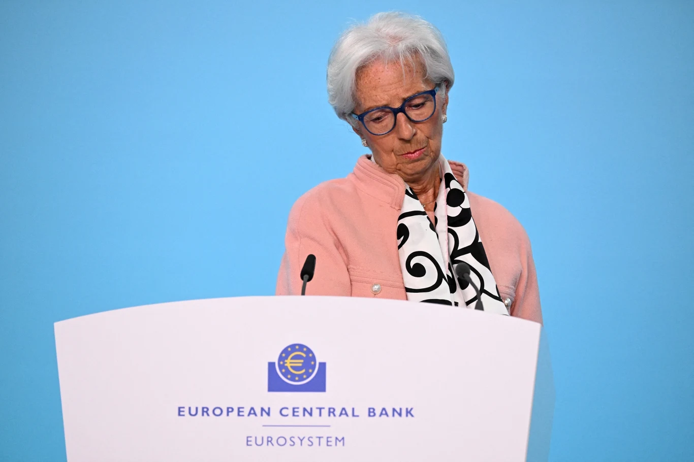 Prezes EBC Christine Lagarde wyraziła nadzieję, że zwolnienie szefa Fed Jerome'a Powella przez Donalda Trumpa nie jest realnym ryzykiem Prezes EBC Christine Lagarde wyraziła nadzieję, że zwolnienie szefa Fed Jerome'a Powella przez Donalda Trumpa nie jest realnym ryzykiem