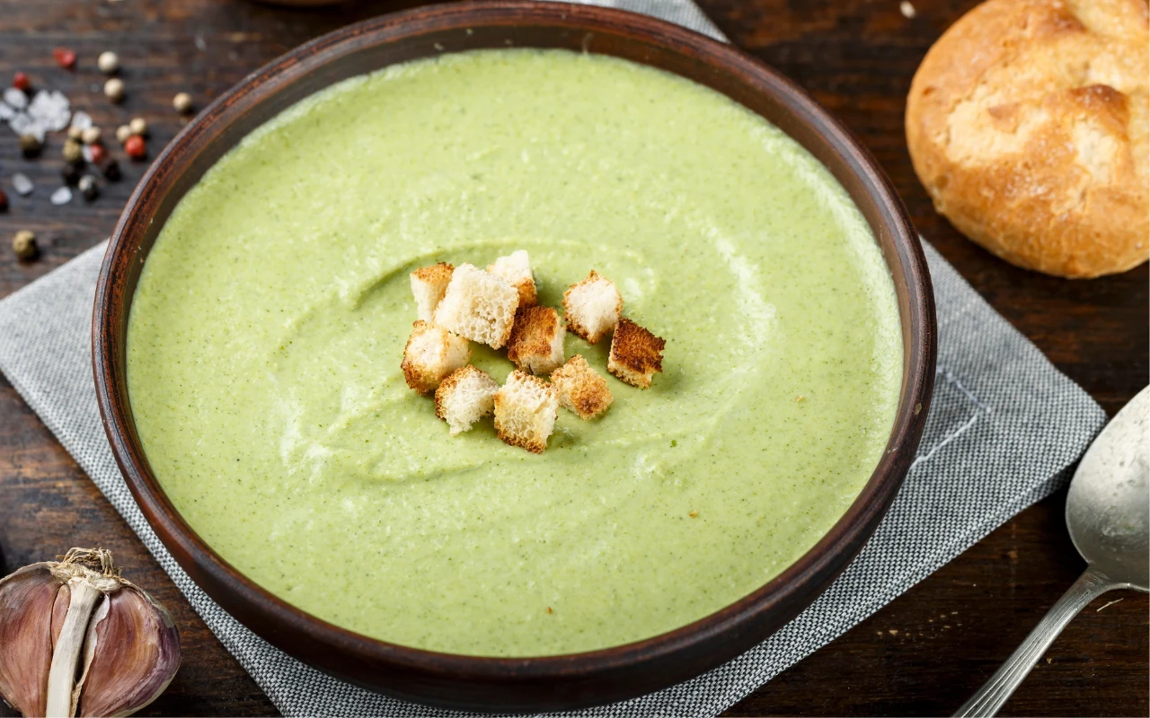 Skuś się na zdrowy krem z listków pokrzywy 