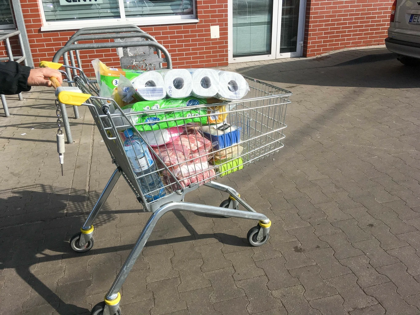 GUS podał dane nt. sprzedaży detalicznej w marcu GUS podał dane nt. sprzedaży detalicznej w marcu