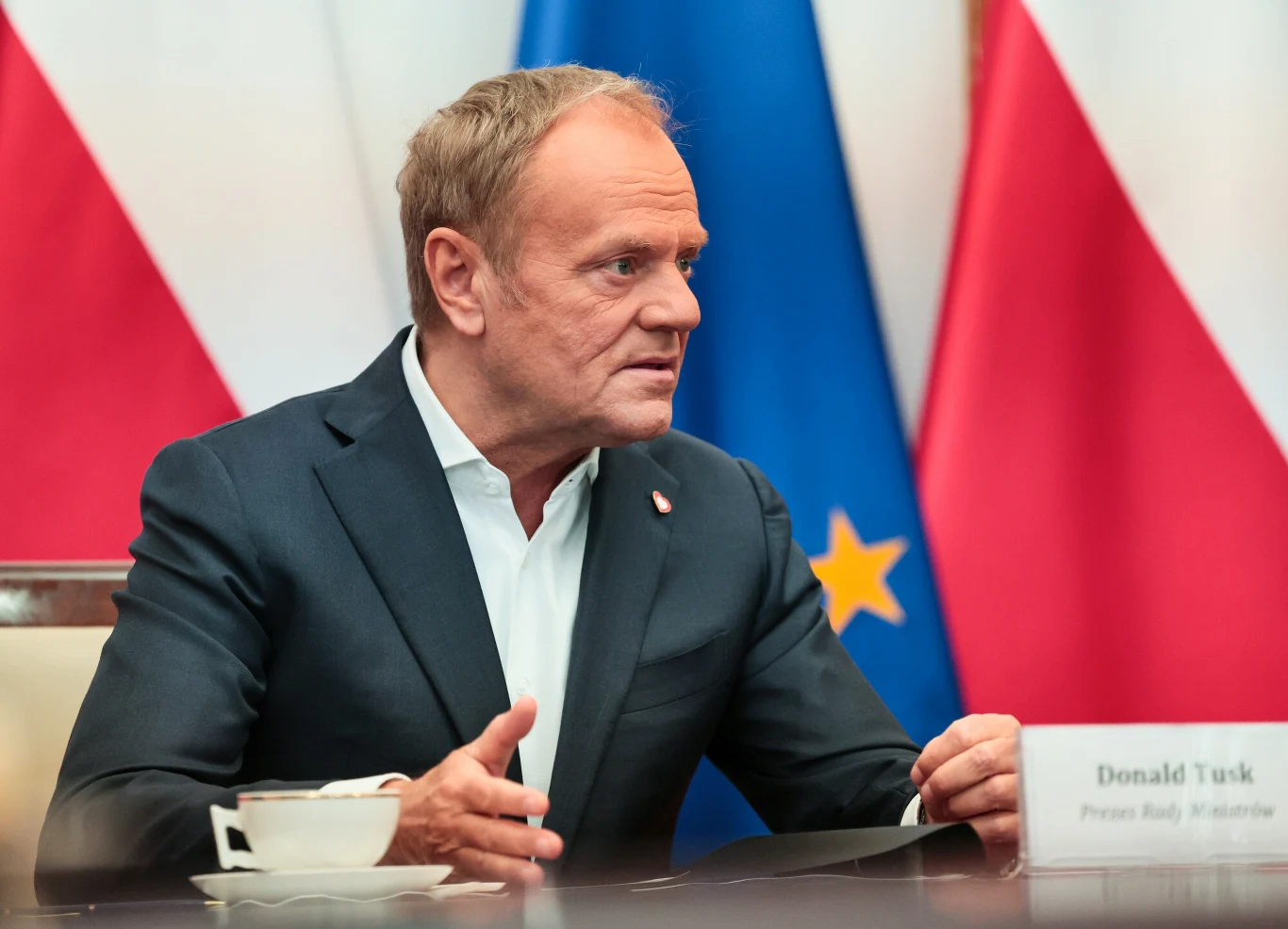 Donald Tusk spotkał się w czwartek (24.04) z przedstawicielami strony społecznej w sprawie deregulacji Donald Tusk spotkał się w czwartek (24.04) z przedstawicielami strony społecznej w sprawie deregulacji