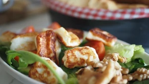 Halloumi to ser pochodzący z Cypru.