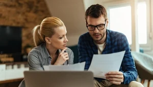 Samodzielne prowadzenie księgowości e-commerce, wady i zalety