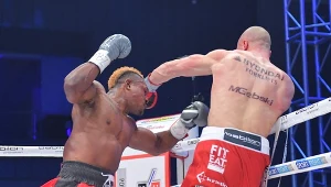 Michał Cieślak tu w walce z Yourim Kalengą. Teraz Polak stanie przed trzecią szansą na wywalczenie pasa mistrza świata, tym razem w wersji tymczasowej