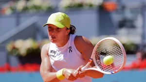 Świątek wyszła z opresji, Eala wreszcie pokonana. Triumf po trzysetowym boju