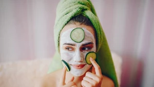 Naturalny blask prosto z lodówki. Te produkty odżywiają lepiej niż kremy